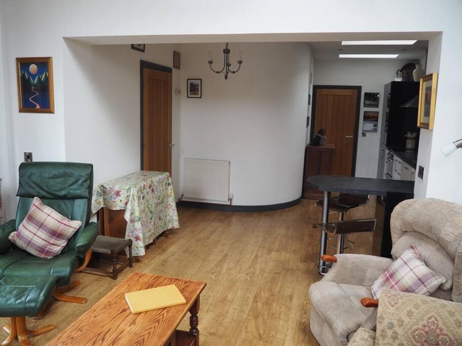 Fern Lodge Angus, Kirriemuir エクステリア 写真